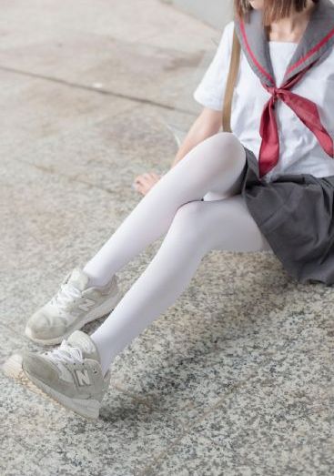 美女舔男人棒棒糖视频_HD在线播放