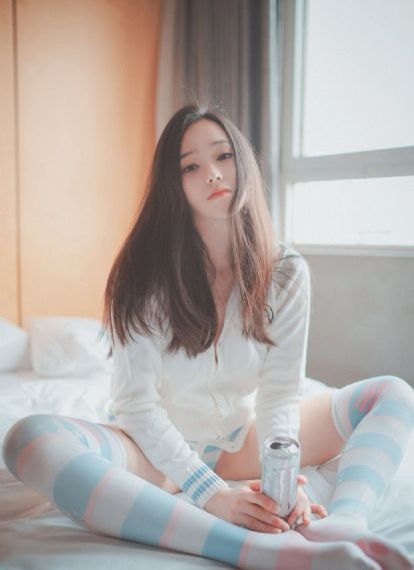 亚洲Aⅴ综合色区无码专区蜜桃_4K日韩电影在线